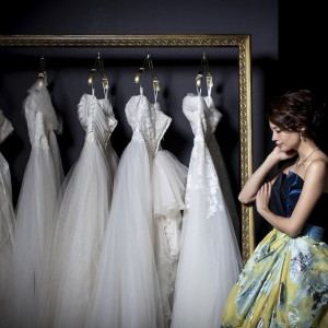 ドレスをただ展示するだけではなく、美しく、分かりやすくディスプレイ。|CIER ET MER & I STYLE（シェルエメール＆アイスタイル）の写真(5083542)
