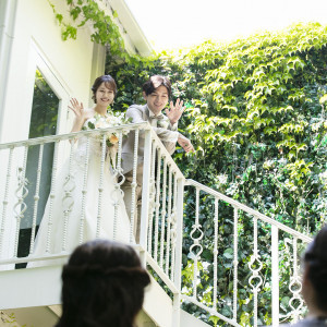 ゲストとのグリーティングが大人気|定禅寺ガーデンヒルズ迎賓館/FIVESTAR WEDDINGの写真(31031596)