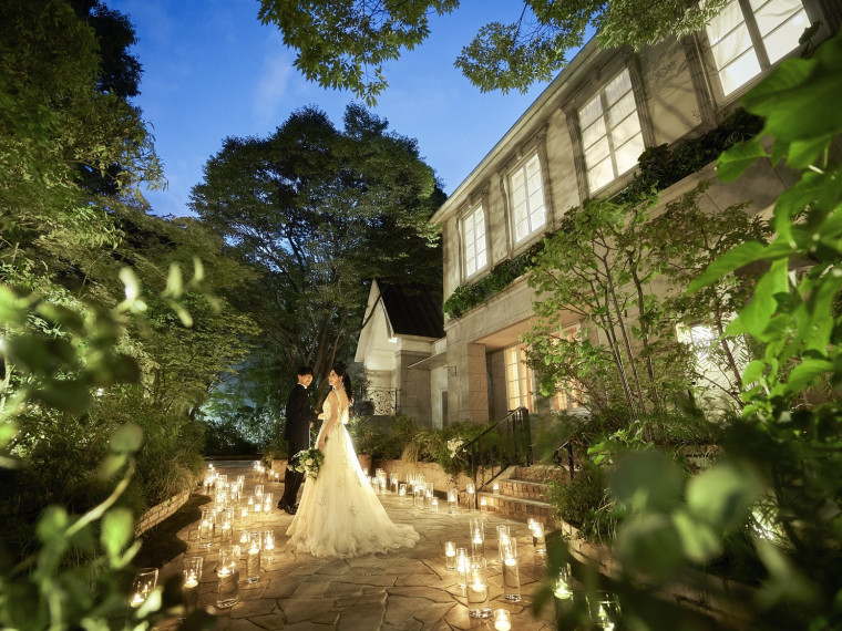 定禅寺通りに佇むガーデンでワンランク上の大人ウェディングを