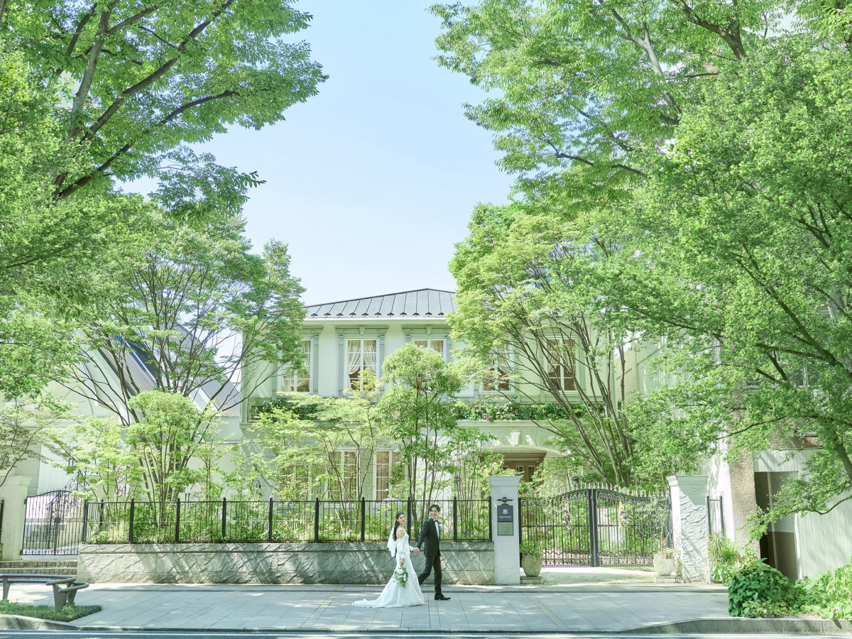  おふたりとゲストの特別な時間を
定禅寺通りのガーデン付き邸宅で
一生に一度の特別な日をお手伝い