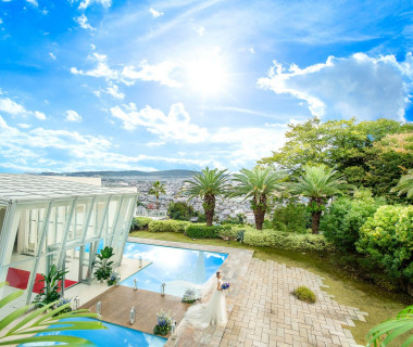 熊本の街並みを一望できる絶景の丘『四季の丘 seasons with』で天空のウエディングが叶う