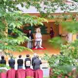 緑豊かで厳粛な挙式