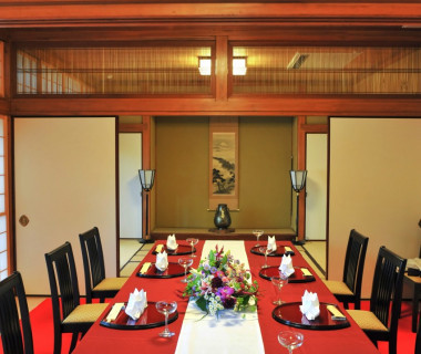 少人数での会食にぴったりな1階の会場(20名様まで)