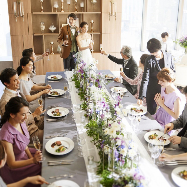 少人数も人気、30名以下でもご利用可能。アットホームな会食レイアウトもオススメ。