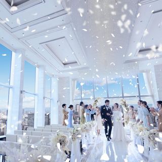 大阪駅すぐ【最大4万ギフト×150万優待】絶景チャペル&美食体験
