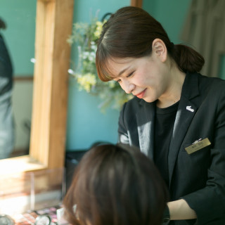 花嫁をより一層輝かすヘアメイク。ご自分では気づかない魅力も引き出します