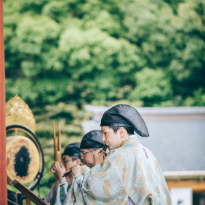 厳かな神前挙式も鶴岡八幡宮で叶えることができる|AMANDAN BLUE 鎌倉 ～アマンダンブルー鎌倉～の写真(45429260)