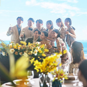 圧巻の景色をバックに親しい人たちと語らって|AMANDAN BLUE 鎌倉 ～アマンダンブルー鎌倉～の写真(56042733)