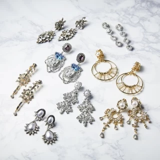 華やかで軽やかな印象のアクセサリー