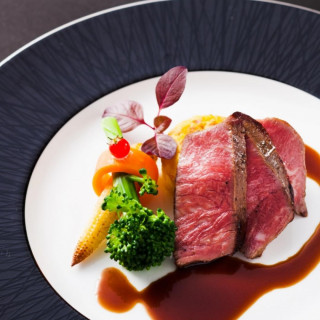 【金曜限定】1万円相当コース料理試食×ドレス1着無料