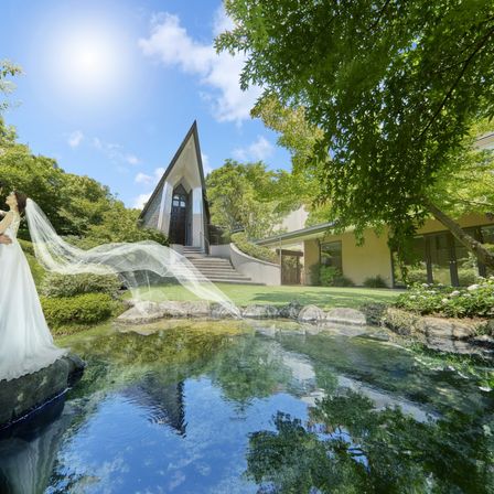 【外観】3000坪の広大な敷地の中には庭園やチャペル、池など自然が広がる|大宮璃宮（おおみや りきゅう）の写真(42330918)