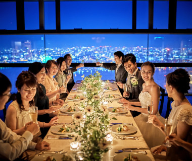 唯一無二の夜景をバックに乾杯☆