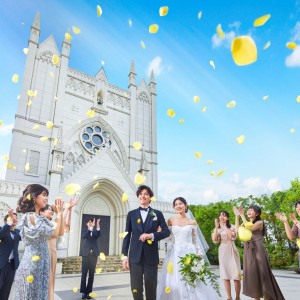 青空の下でゲスト様との楽しいひと時を。|ノートルダム周南/FIVESTAR WEDDINGの写真(40582574)