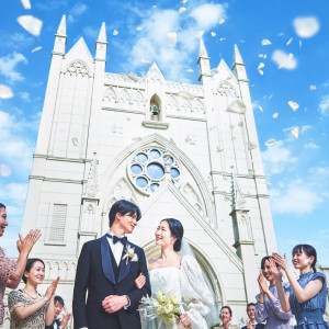 開放的なガーデンでフラワーシャワー|ノートルダム周南/FIVESTAR WEDDINGの写真(40313116)