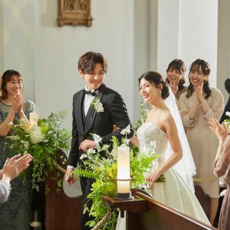 大切な皆様に祝福される結婚式。