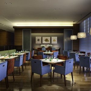 ブッフェレストラン【BRIDGE】。ランチやディナーでご利用いただけます。ご宿泊の際のご朝食もこちらで。|シェラトングランドホテル広島の写真(266367)