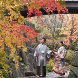 和装での前撮りなら、日本庭園などもご紹介します。衣裳の映える空間で思い出を残そう