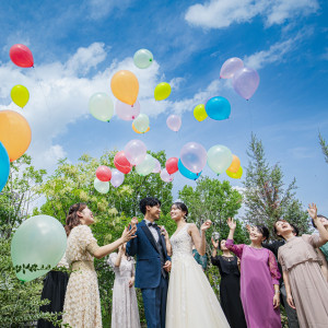 バルーンリリースなどゲスト参加の演出も人気。プランナーと相談して、温かな結婚式を創り上げよう|フェリシアコートの写真(34233173)