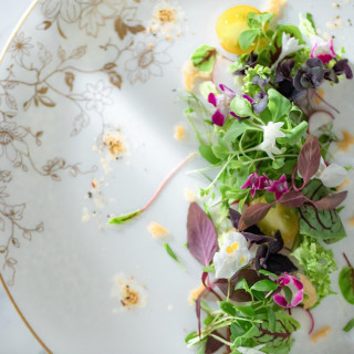 3万試食&1万ギフト《輝くステンドグラス×ガーデン》憧れドレス試着体験