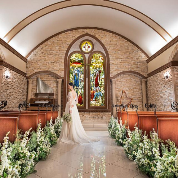 フランスのモンサン・ミッシェル専用の結婚証明書には牧師に実筆のサイン!