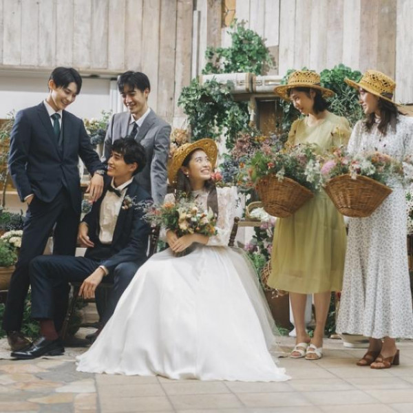 開放的なガーデンスペースを使ってのフリータイム。屋根付きだから陽射しを気にせず、ゲストと過ごせる