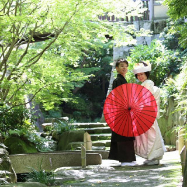 色無垢・紋付・着付代がセットで16万円のお得なプランをご案内。