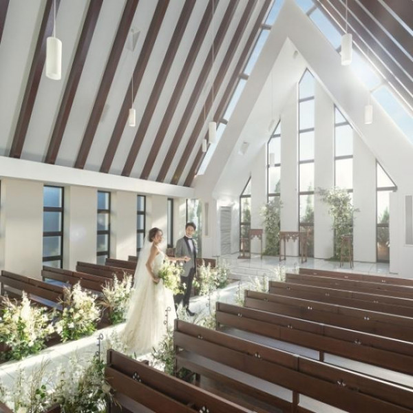 陽光眩しいスタイリッシュなチャペルで挙式＆フォトを叶えて
