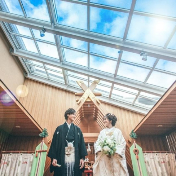 暑い夏も館内の神殿で快適に和婚可能