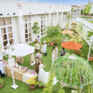 肩肘張らずゲストとゆったりくつろげる空間でフォトタイムやデザートビュッフェも|フレアージュ スウィートの写真(55428050)