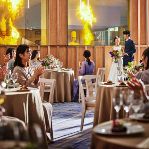 オープンキッチンの演出でお料理により一層期待を高めて|フレアージュ スウィートの写真(55427894)