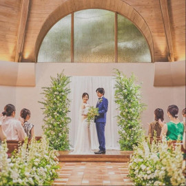 光降り注ぐチャペル◇憧れ挙式×新作ドレス試着ALL体験♪