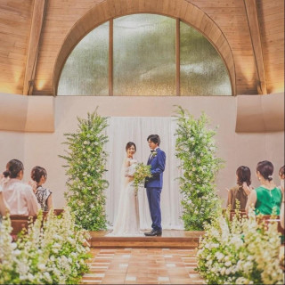 光降り注ぐチャペル◇憧れ挙式×新作ドレス試着ALL体験♪