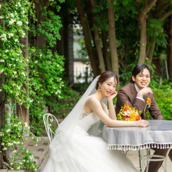 常緑樹だからこそ敷地内すべてがフォトスポットどのシーズンも緑あふれた空間に◎