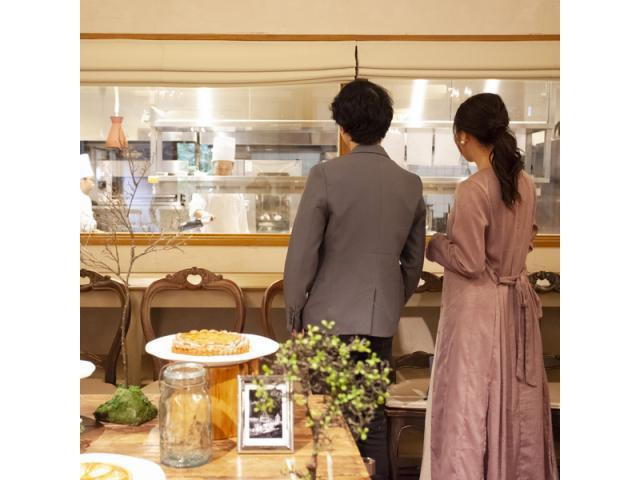 オープンキッチンいつでも見学！