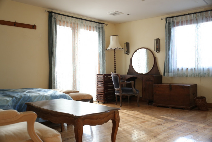 おふたりの寝室のような雰囲気にすることで緊張せずにリラックスしてお仕度をすすめていきます♪