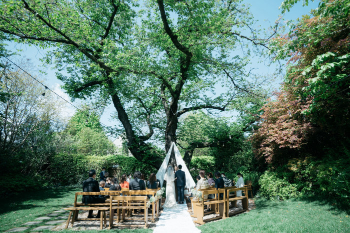 本物の緑の雰囲気のなか解放感ある挙式を*