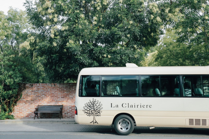 大宮駅から7分！バスの送迎付きでゲストも安心♪敷地内には無料の駐車場も80台以上完備！