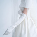 THE TREAT DRESSINGが世界中より集めたトレンド溢れるドレスなどご提案