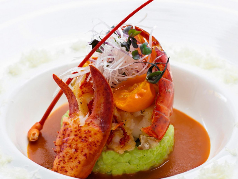 ゲストも大絶賛！シェフと創り上げる、唯一無二の本格フレンチ。