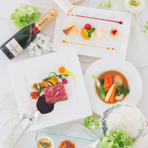 パーティの卓を彩る料理はゲストが楽しみにしている要素のひとつ 高級食材をはじめ地元で採れた新鮮な食材も使用している|ラトリエ・ドゥ・マリエの写真(1048882)