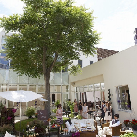 会場併設のお庭で過ごす楽しいひと時|アールベルアンジェ札幌の写真(848427)