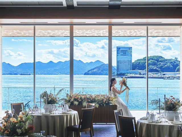 瀬戸内海を一望できる抜群のロケーションは圧巻