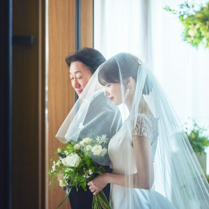 バージンロードを一歩ずつ歩くごとに思い出がよみがえる|NIIGATA MONOLITH ~新潟モノリス~の写真(56044410)