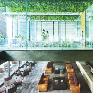 まるで宙に浮いてるかのような透明感あふれる明るいチャペル|NIIGATA MONOLITH ~新潟モノリス~の写真(56049082)