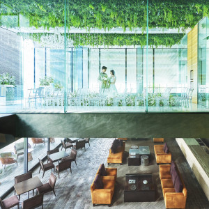 自然光がふりそそぐ光のバージンロード|NIIGATA MONOLITH ~新潟モノリス~の写真(56044415)