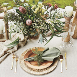 幸せの象徴とされてきたグリーンリースをモチーフにしたボタニカルデザイン|NIIGATA MONOLITH ～新潟モノリス～の写真(56048818)