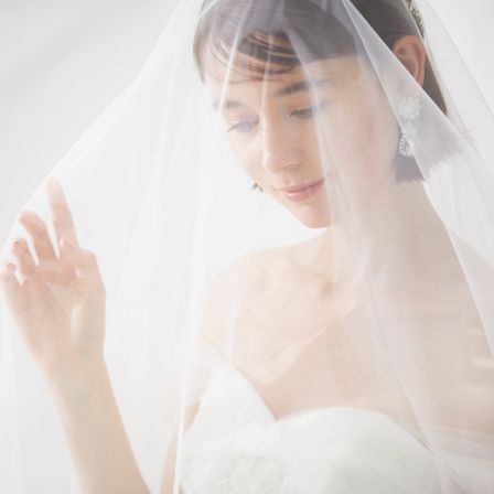スペシャリストの手によって、洗練された大人可愛いブライズルックを完成させて|新潟モノリス（NIIGATA MONOLITH）の写真(33457783)