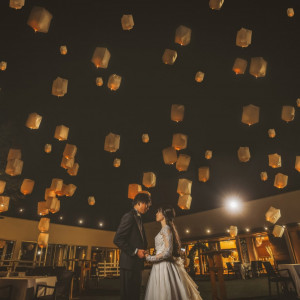 会場に一歩足を踏み入れた瞬間から、そこはお2人の貸切空間。生涯に一度だからこそ、憧れだったシーンもお2人の想い出に。県内最大級のガーデンで、空も自然も全てを貸切。|THE JAPONAIS LISERJU(ザ ジャポナイズリサージュ)の写真(54630410)