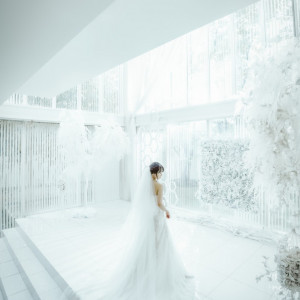 白大理石が描く、奇跡のような純白の世界。
その空間に立つだけで、心が震える。【限定5組】厳選試食×光のチャペル×新緑ガーデン×貸切W相談会好評開催中!|THE JAPONAIS LISERJU(ザ ジャポナイズリサージュ)の写真(54608353)