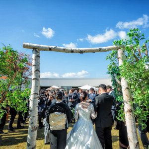 【実例写真】イメージの広告だけでなく、見たものすべてが叶えられる。最良の一日を空×緑×笑顔で1日1組限定貸切！ゲストハウスウェディングプロデュース「ジャポナイズ」|THE JAPONAIS LISERJU（ザ ジャポナイズリサージュ）の写真(50832501)